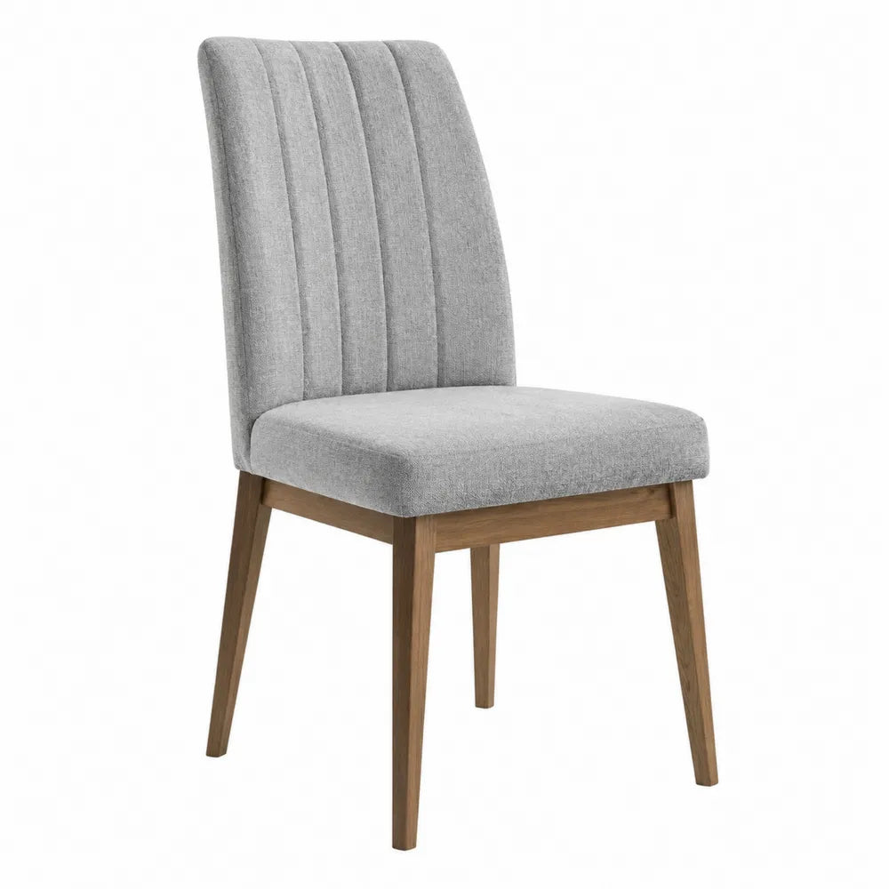 Chaise en tissu polyester gris clair avec structure en bois de chêne