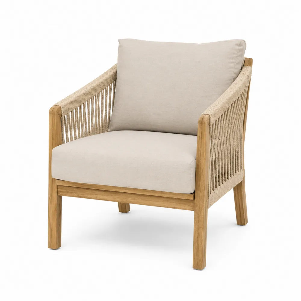 Fauteuil en bois avec corde tissée et coussins beige